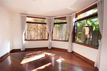Casa à venda com 5 quartos, 850m² em Jardim dos Estados, São Paulo