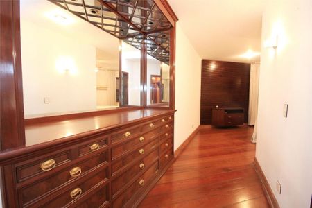Casa à venda com 5 quartos, 850m² em Jardim dos Estados, São Paulo