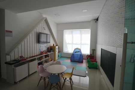 Apartamento para alugar com 120m², 3 quartos e 2 vagasÁrea comum - Playground