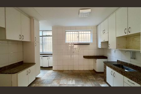 Apartamento à venda com 116m², 3 quartos e 2 vagas Apartamento à venda com 116m², 3 quartos e 2 vagasCozinha