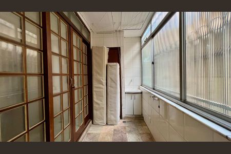 Apartamento à venda com 116m², 3 quartos e 2 vagas Apartamento à venda com 116m², 3 quartos e 2 vagasÁrea de Serviço