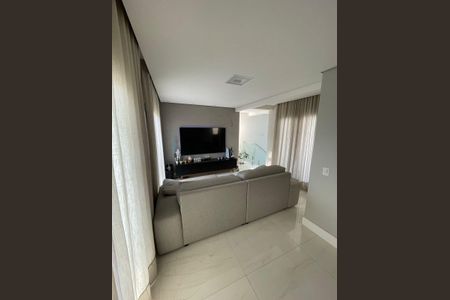 Sala de TV de casa de condomínio para alugar com 3 quartos, 146m² em Parque Rincao, Cotia