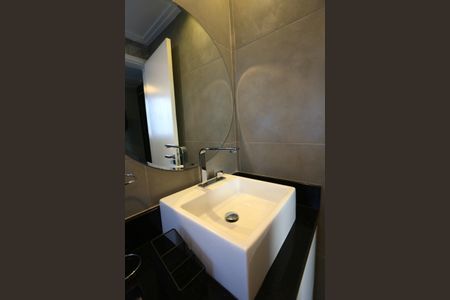 Apartamento à venda com 64m², 2 quartos e 1 vaga Apartamento à venda com 64m², 2 quartos e 1 vagaBanheiro da Suíte