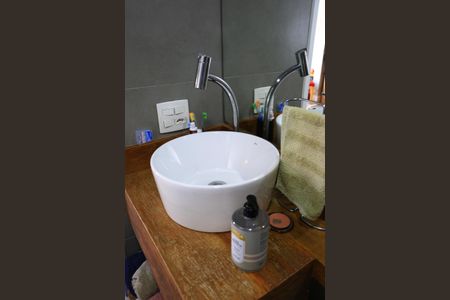 Apartamento à venda com 64m², 2 quartos e 1 vaga Apartamento à venda com 64m², 2 quartos e 1 vagaBanheiro Social