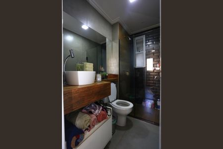 Apartamento à venda com 64m², 2 quartos e 1 vaga Apartamento à venda com 64m², 2 quartos e 1 vagaBanheiro Social