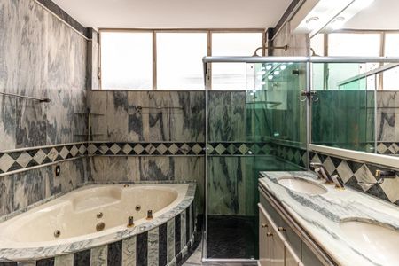 Apartamento à venda com 273m², 4 quartos e 1 vagaSuíte 1