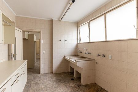 Apartamento à venda com 273m², 4 quartos e 1 vagaÁrea de Serviço