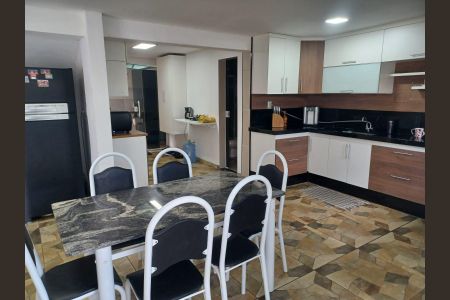 Casa à venda com 165m², 3 quartos e 3 vagas