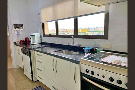 Apartamento à venda com 220m², 4 quartos e 4 vagas