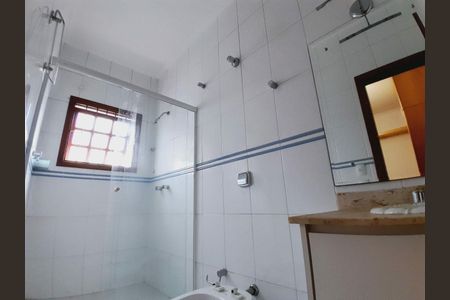 Casa à venda com 239m², 4 quartos e 4 vagas
