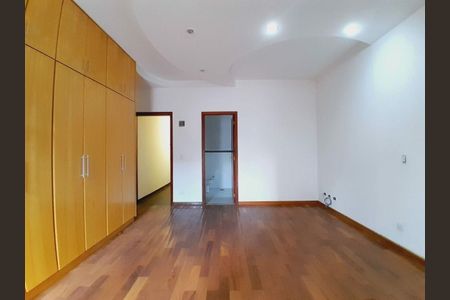 Casa à venda com 4 quartos, 239m² em Vila Guilherme, São Paulo