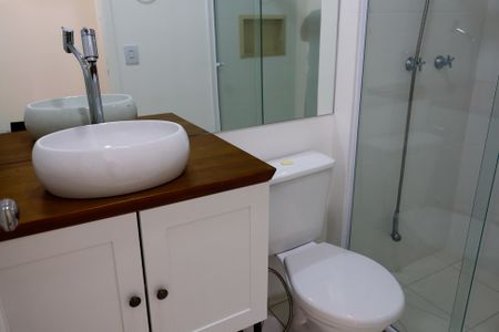 Apartamento à venda com 57m², 2 quartos e 1 vaga Apartamento à venda com 57m², 2 quartos e 1 vagaBanheiro