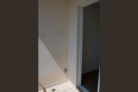 Apartamento à venda com 57m², 2 quartos e 1 vaga Apartamento à venda com 57m², 2 quartos e 1 vagaSacada