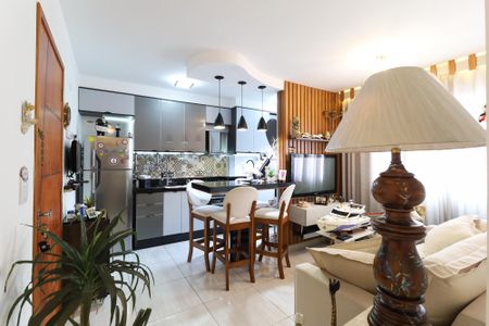 Sala de apartamento para alugar com 2 quartos, 45m² em Vila Irmaos Arnoni, São Paulo