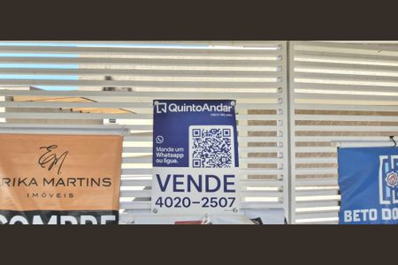 Casa à venda com 232m², 3 quartos e 3 vagas Casa à venda com 232m², 3 quartos e 3 vagasPlaca