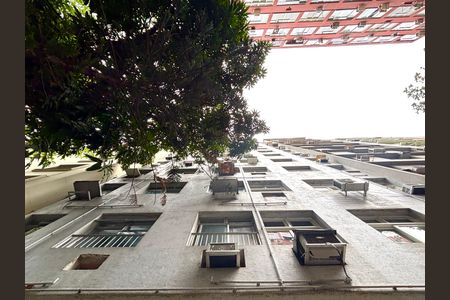 Apartamento à venda com 70m², 2 quartos e 1 vaga Apartamento à venda com 70m², 2 quartos e 1 vagaFachada