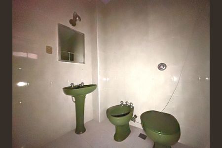 Apartamento à venda com 70m², 2 quartos e 1 vaga Apartamento à venda com 70m², 2 quartos e 1 vagaBanheiro social