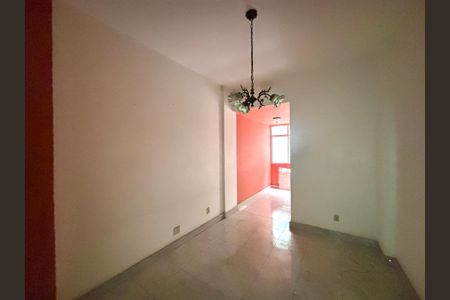 Apartamento à venda com 70m², 2 quartos e 1 vaga Apartamento à venda com 70m², 2 quartos e 1 vagaSala