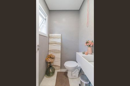 Casa à venda com 230m², 3 quartos e 2 vagasLavabo