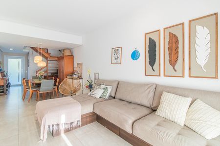 Sala de casa à venda com 3 quartos, 230m² em Espírito Santo, Porto Alegre