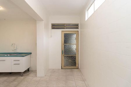 Casa para alugar com 150m², 4 quartos e 2 vagas Casa para alugar com 150m², 4 quartos e 2 vagasCozinha 1