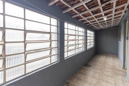 Casa para alugar com 150m², 4 quartos e 2 vagas Casa para alugar com 150m², 4 quartos e 2 vagasVaranda