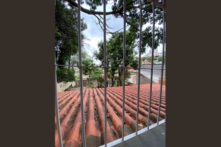 Casa à venda com 250m², 4 quartos e 5 vagasVista da Área de Serviço