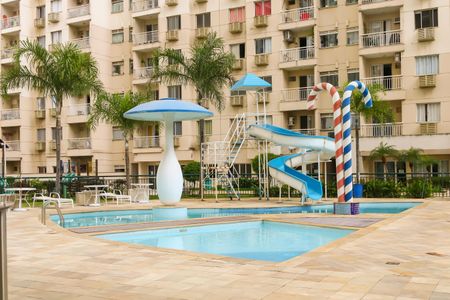 Apartamento à venda com 54m², 2 quartos e 1 vaga Apartamento à venda com 54m², 2 quartos e 1 vagaÁrea comum - Piscina