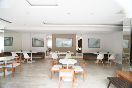 Apartamento para alugar com 65m², 2 quartos e 2 vagasÁrea comum - Salão de festas