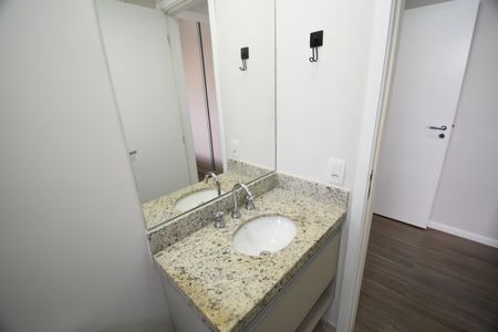 Apartamento para alugar com 65m², 2 quartos e 2 vagasBanheiro da Suíte
