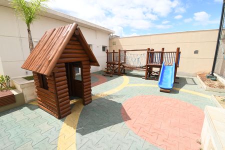 Apartamento para alugar com 65m², 2 quartos e 2 vagasÁrea comum - Playground