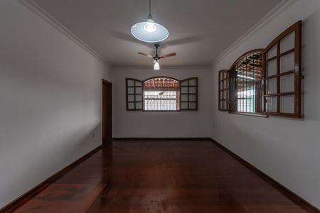 Sala de casa para alugar com 3 quartos, 200m² em Jardim Leblon, Belo Horizonte
