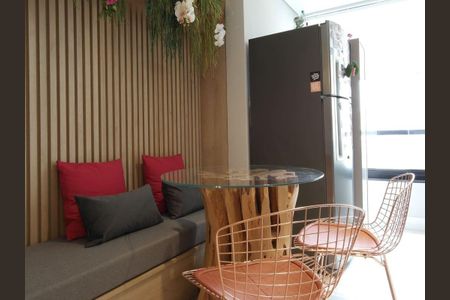 Cozinha de apartamento para alugar com 2 quartos, 50m² em Vila Olímpia, São Paulo