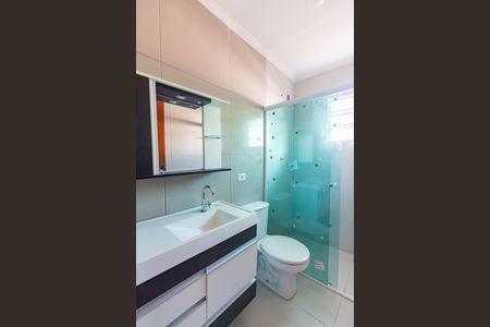 Casa à venda com 184m², 4 quartos e 2 vagas Casa à venda com 184m², 4 quartos e 2 vagasBanheiro