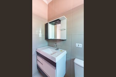 Casa à venda com 184m², 4 quartos e 2 vagas Casa à venda com 184m², 4 quartos e 2 vagasBanheiro