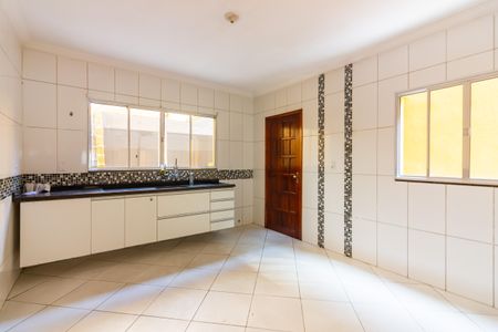 Casa à venda com 184m², 4 quartos e 2 vagas Casa à venda com 184m², 4 quartos e 2 vagasCozinha