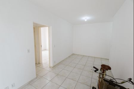 Sala de apartamento para alugar com 2 quartos, 80m² em Vila São José, Taubaté