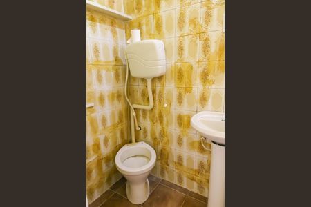 Casa à venda com 200m², 3 quartos e 4 vagasEdícula - banheiro