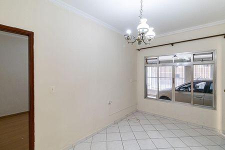 Casa à venda com 175m², 3 quartos e 2 vagasSala