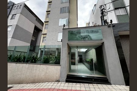 Apartamento à venda com 80m², 3 quartos e 2 vagasFachada