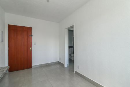 Sala de apartamento para alugar com 1 quarto, 41m² em Jardim Sabará, Porto Alegre