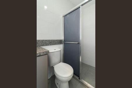 Banheiro de apartamento para alugar com 1 quarto, 41m² em Jardim Sabará, Porto Alegre