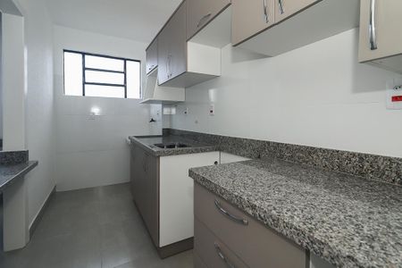 Cozinha de apartamento para alugar com 1 quarto, 41m² em Jardim Sabará, Porto Alegre