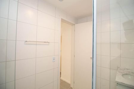 Banheiro de kitnet/studio para alugar com 1 quarto, 25m² em República, São Paulo