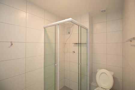 Banheiro de kitnet/studio para alugar com 1 quarto, 25m² em República, São Paulo