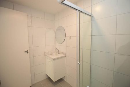 Banheiro de kitnet/studio para alugar com 1 quarto, 25m² em República, São Paulo