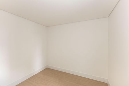 Apartamento à venda com 239m², 4 quartos e 4 vagas Apartamento à venda com 239m², 4 quartos e 4 vagasSuíte 4