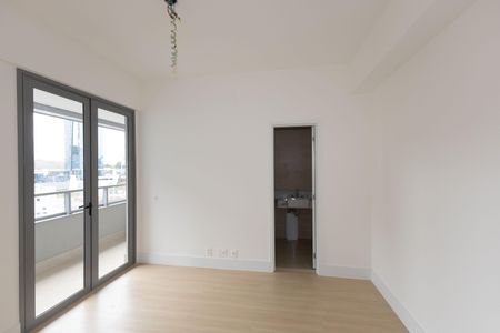 Apartamento à venda com 239m², 4 quartos e 4 vagas Apartamento à venda com 239m², 4 quartos e 4 vagasSuíte 1