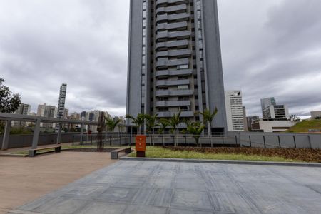 Apartamento à venda com 240m², 4 quartos e 4 vagas Apartamento à venda com 240m², 4 quartos e 4 vagasFachada