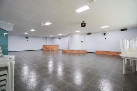 Apartamento à venda com 57m², 2 quartos e 1 vaga Apartamento à venda com 57m², 2 quartos e 1 vagaÁrea comum - Salão de festas